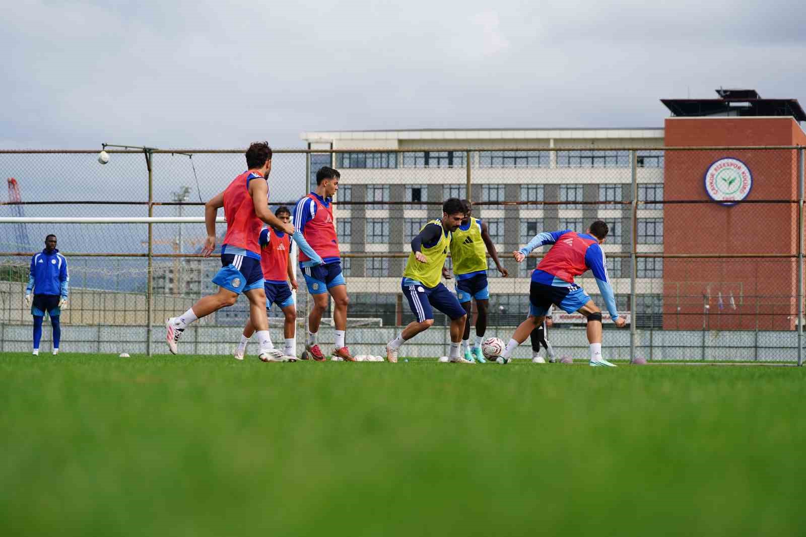 Çaykur Rizespor, Trabzonspor maçı hazırlıklarına başladı