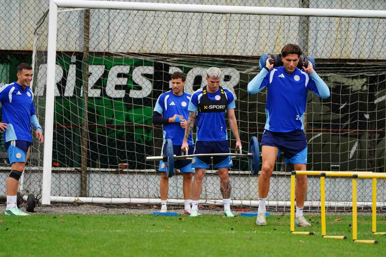 Çaykur Rizespor, Trabzonspor maçı hazırlıklarına başladı