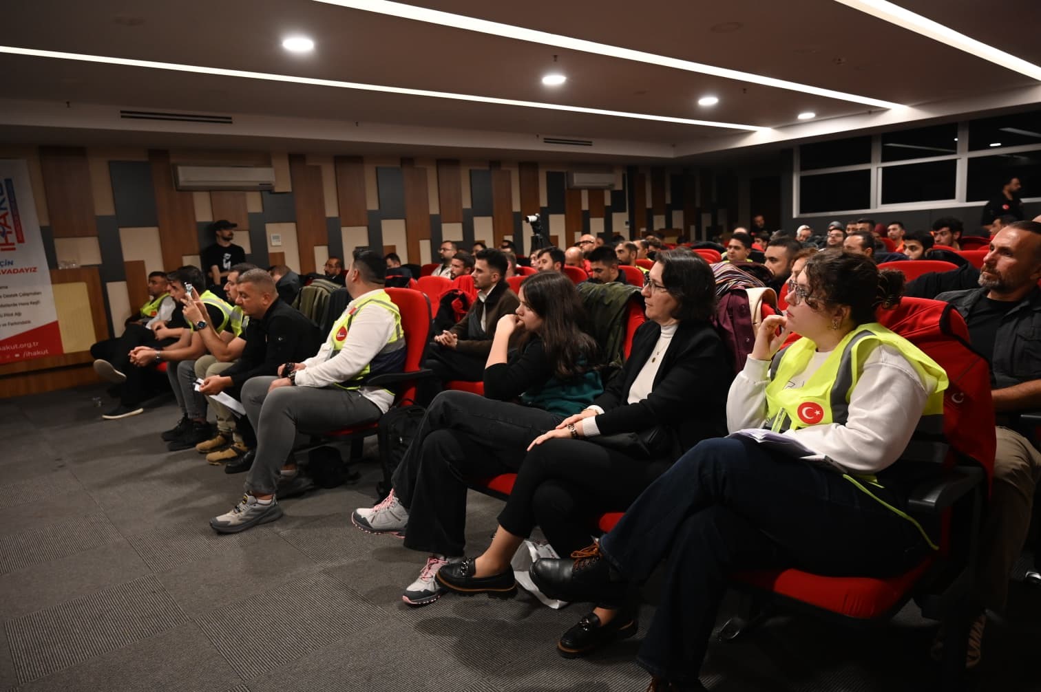1550 gönüllü ile havadalar...İHAKUT’ta Zafer Yılmaz güven tazeledi