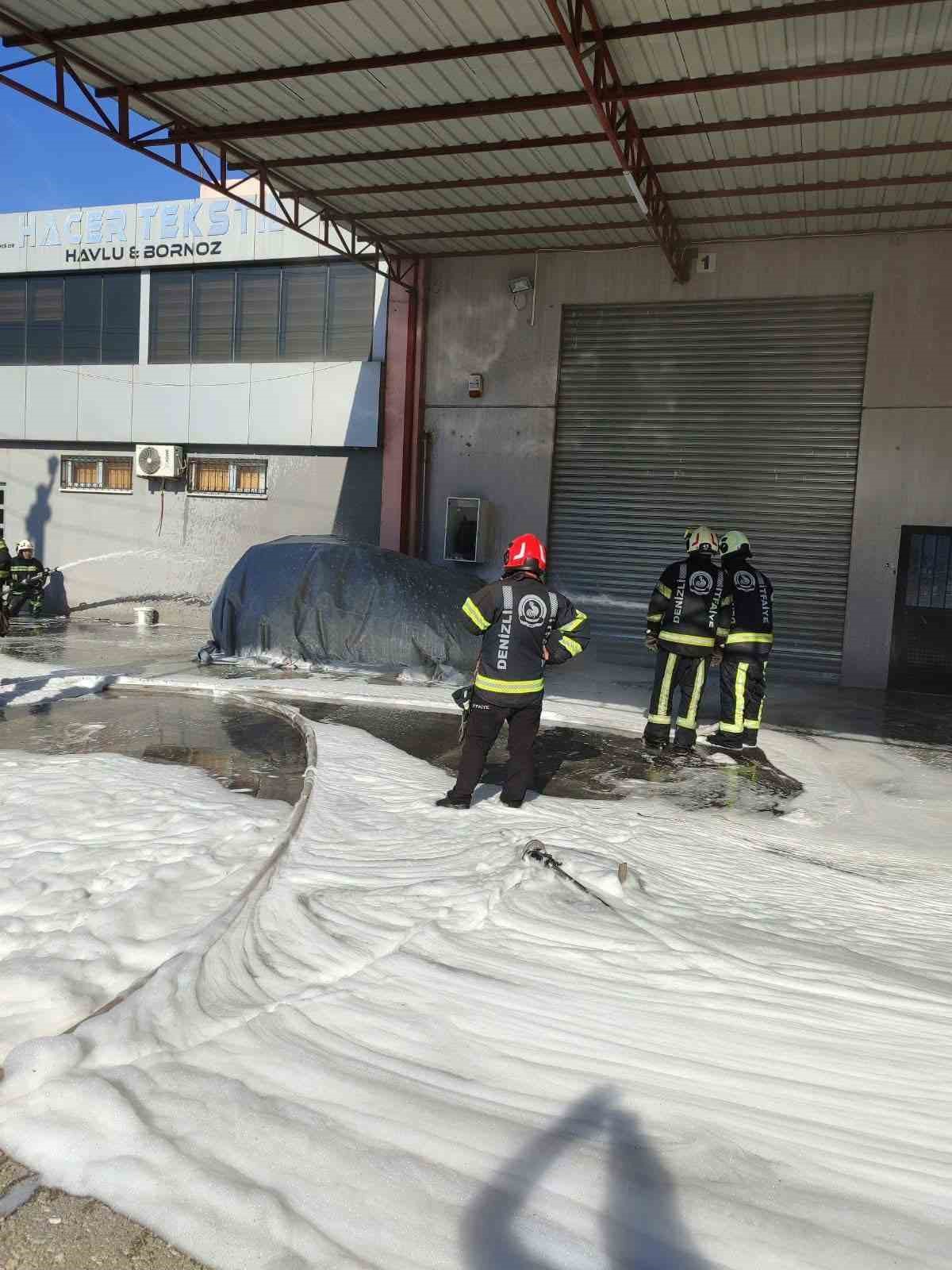 Şarjdaki elektrikli araç alev aldı