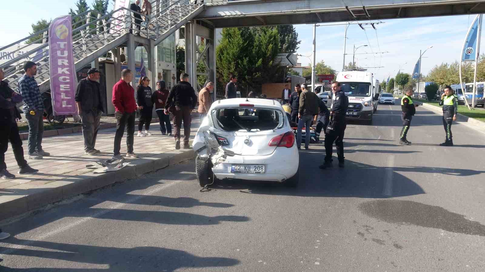 Malatya’da trambüs ile otomobil çarpıştı: 5 yaralı