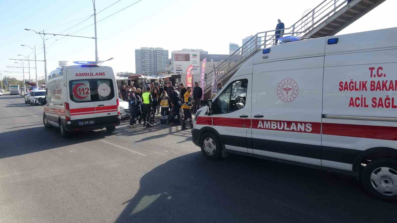 Malatya’da trambüs ile otomobil çarpıştı: 5 yaralı
