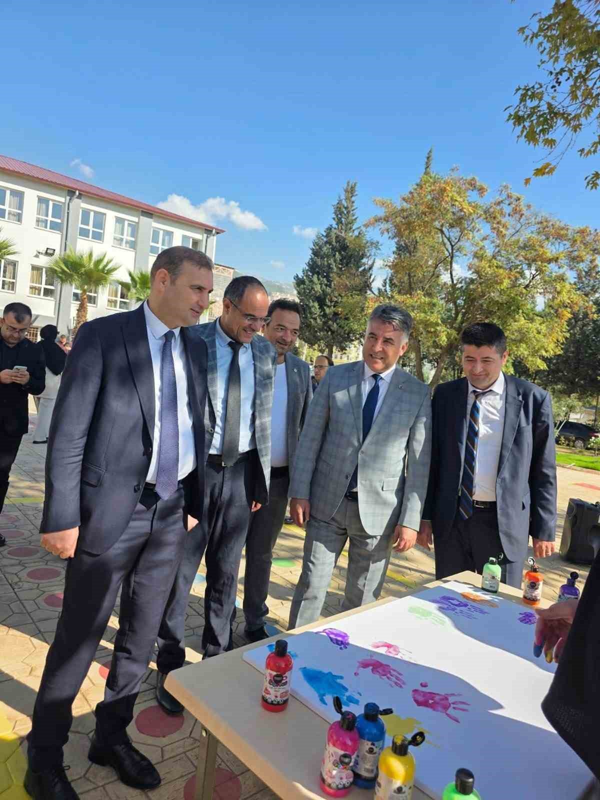 Gençlik Merkezi ekipleri özel öğrencilerin neşesine ortak oldu