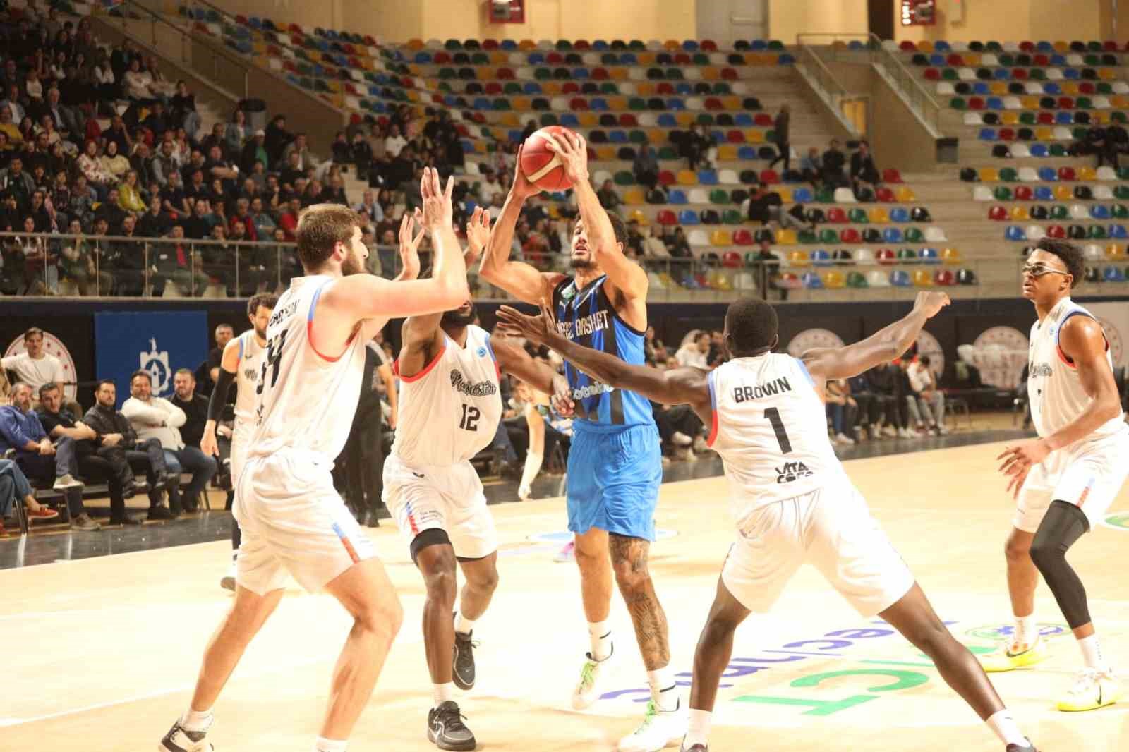 FIBA Europe Cup: Körfez Basket: 112 - Manchester Basketball: 71