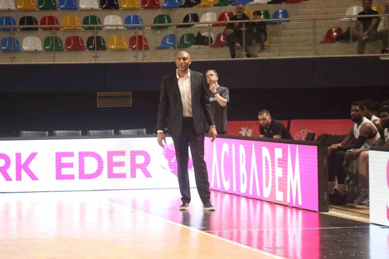 FIBA Europe Cup: Körfez Basket: 112 - Manchester Basketball: 71