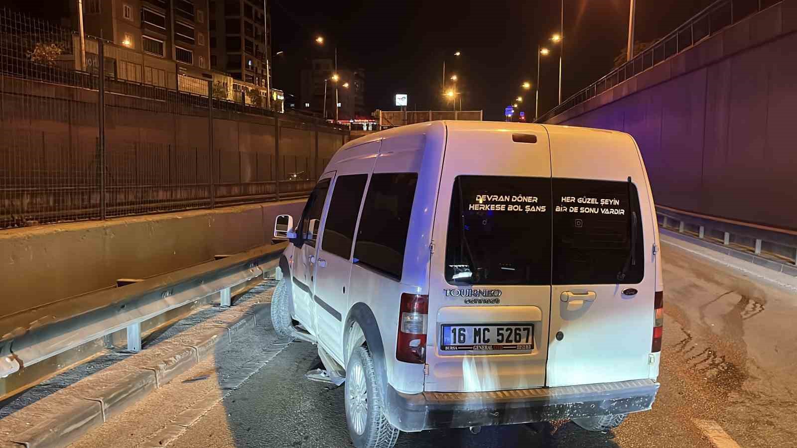 Otomobile çarpan motosiklet sürücüsü yaralandı