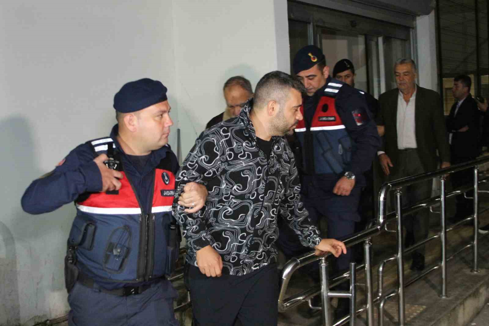 Çukurova Belediyesi operasyonunda Emrah Kozay, Soner Çetin ve diğer şüpheliler adliyeye sevk edildi