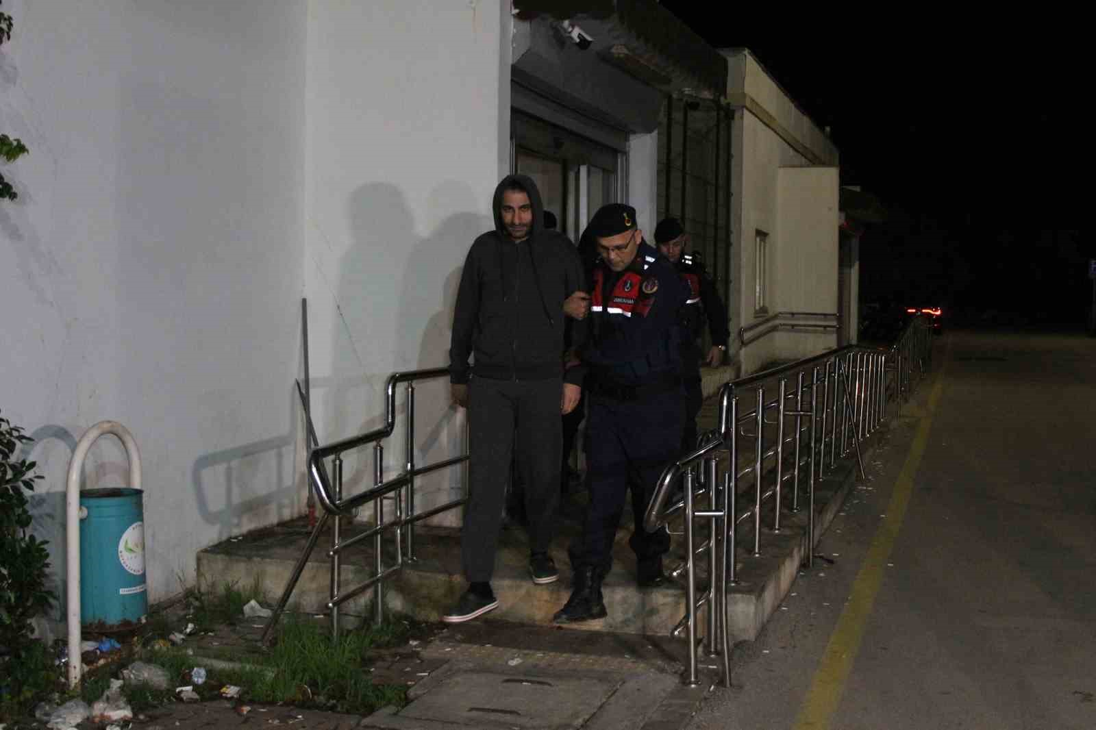 Çukurova Belediyesi operasyonunda Emrah Kozay, Soner Çetin ve diğer şüpheliler adliyeye sevk edildi