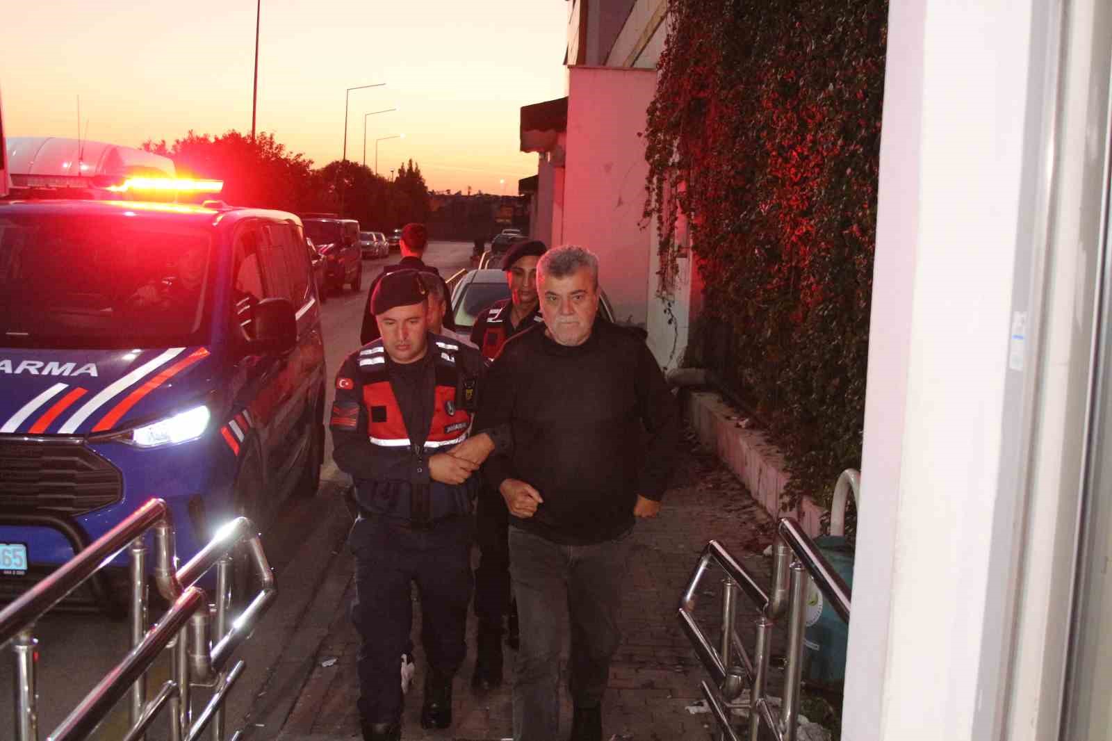 Çukurova Belediyesi operasyonunda Emrah Kozay, Soner Çetin ve diğer şüpheliler adliyeye sevk edildi