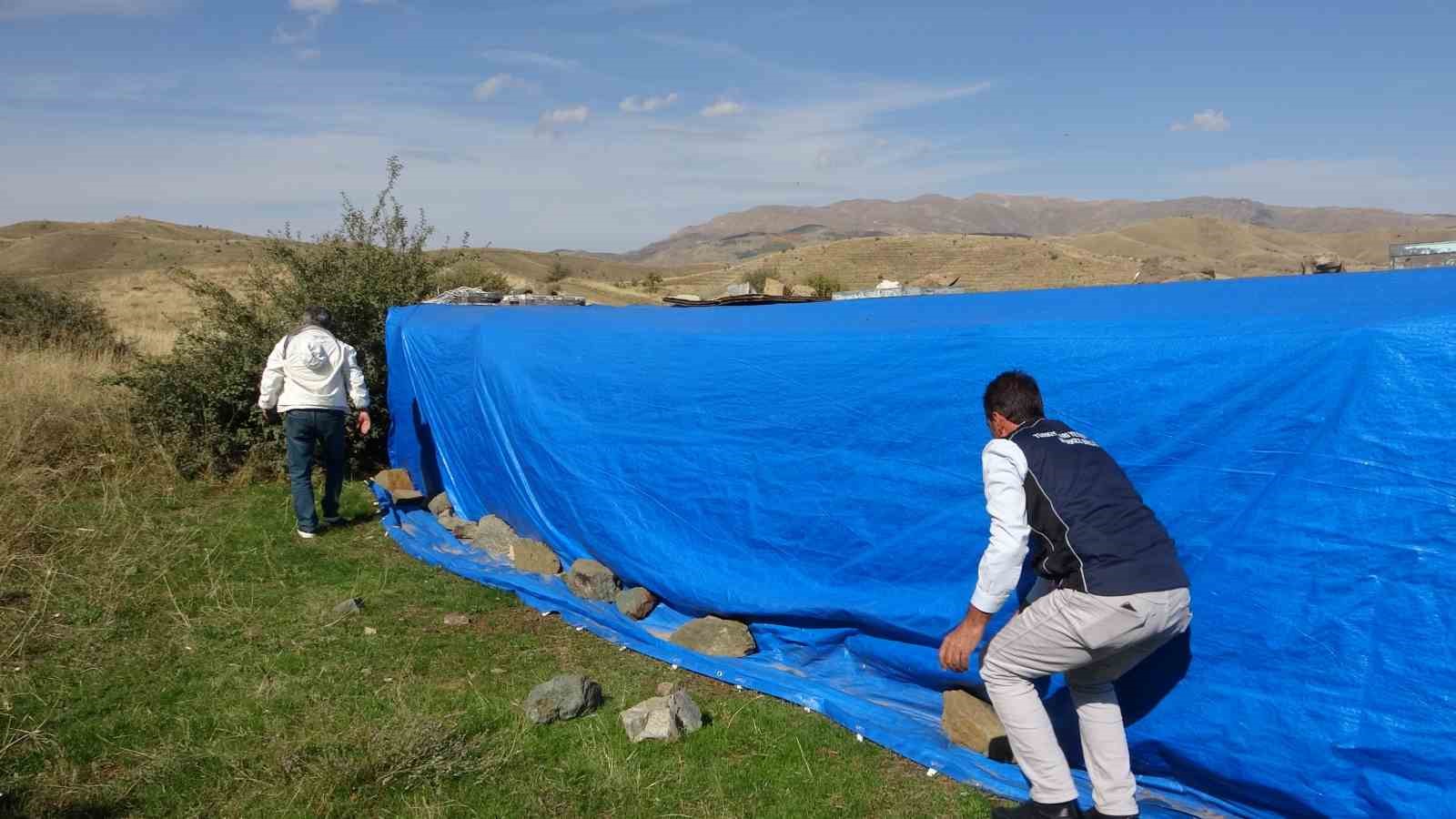 Bitlis’te dünyaca ödüllü karakovan balının hasadına başlanıldı