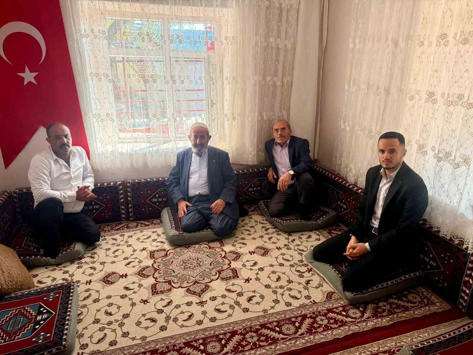 MHP’li heyetten Kuluncak’ta şehit ailelerine ziyaret