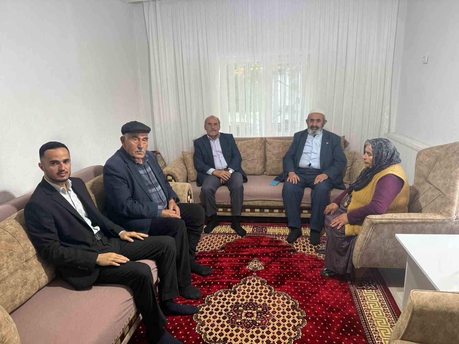 MHP’li heyetten Kuluncak’ta şehit ailelerine ziyaret