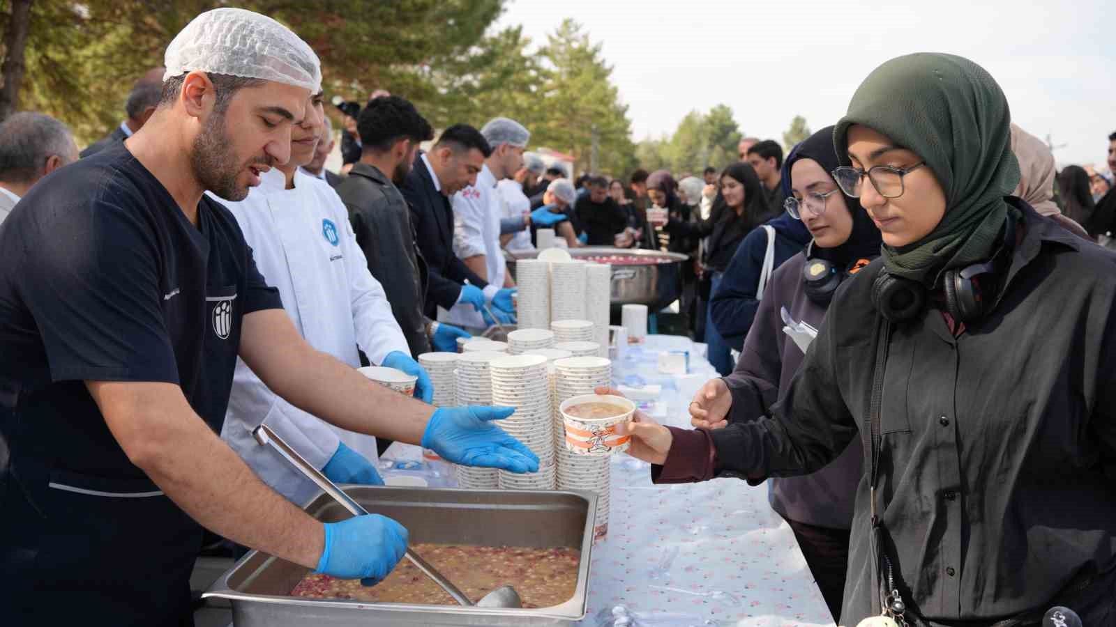 İnönü Üniversitesi’nde dayanışma ve paylaşma ruhu aşureyle buluştu