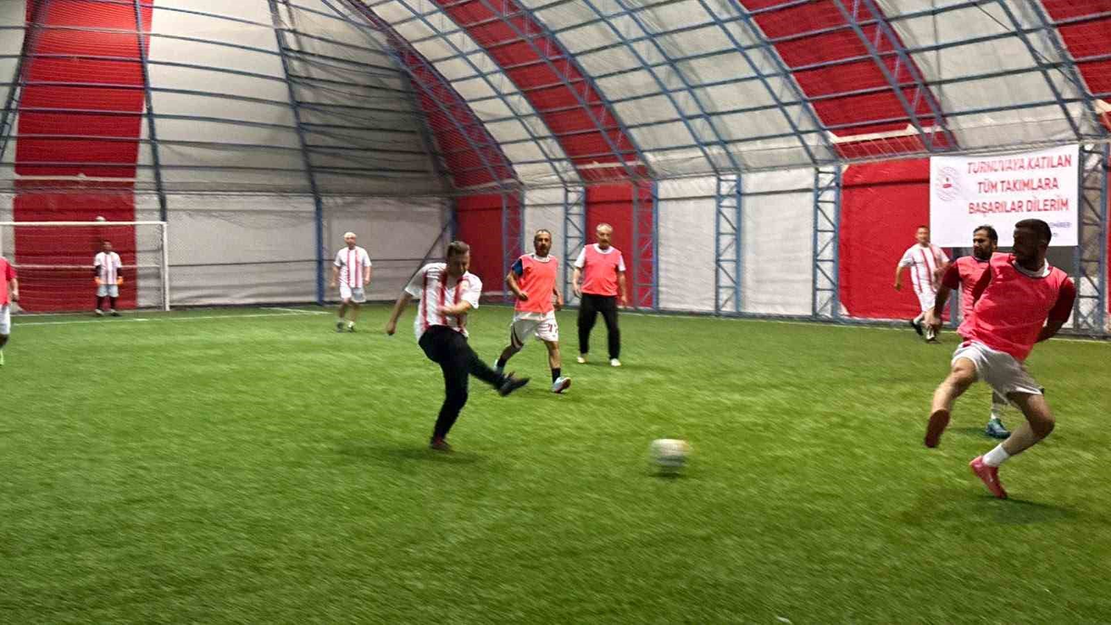 Tatvan’da kurumlar arası futbol turnuvası başladı