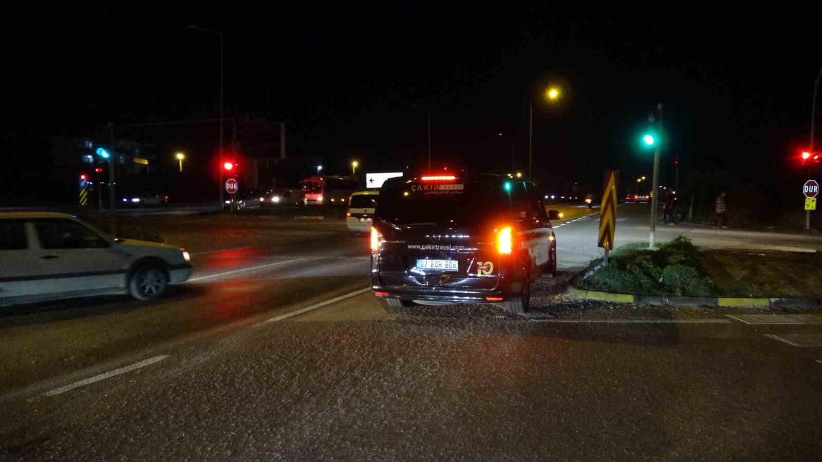 Manavgat’ta otomobil ile motosiklet çarpıştı: 2 yaralı