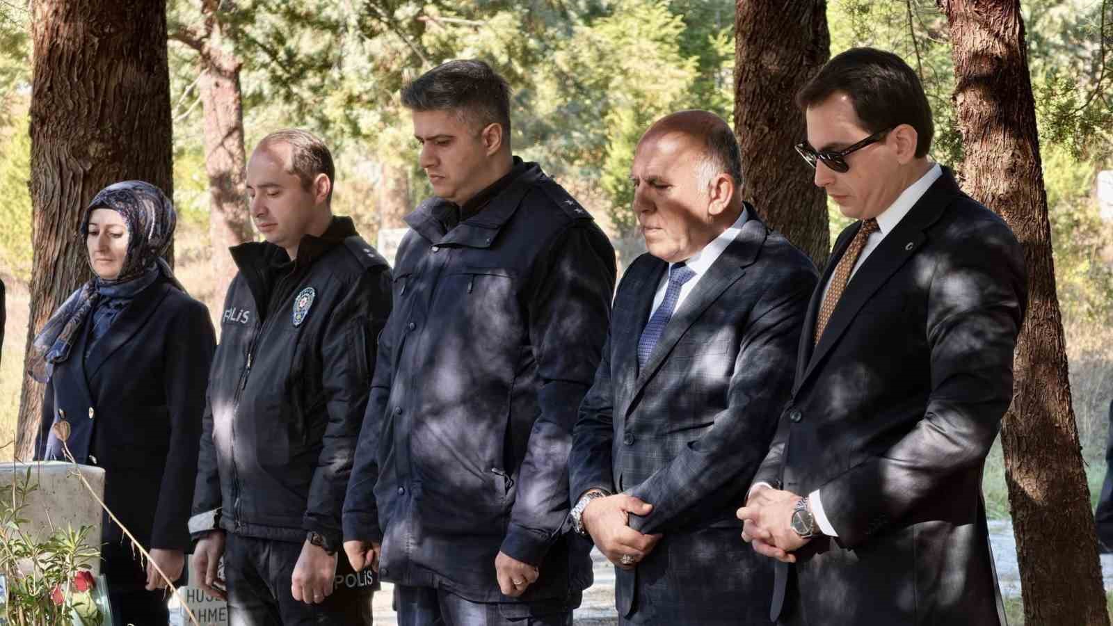 Hisarcık’ta şehit Fatih Seven, kabri başında dualarla anıldı