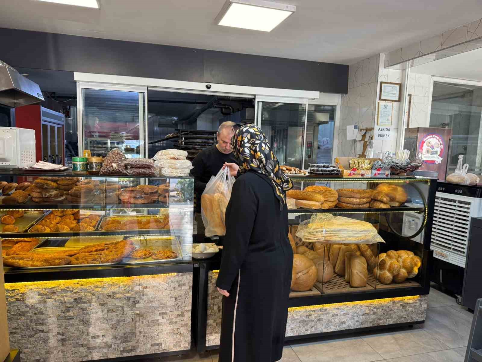 Fırıncıların ’fiyat savaşı’ vatandaşa yaradı: Ekmeği 10 TL’ye düşürdü