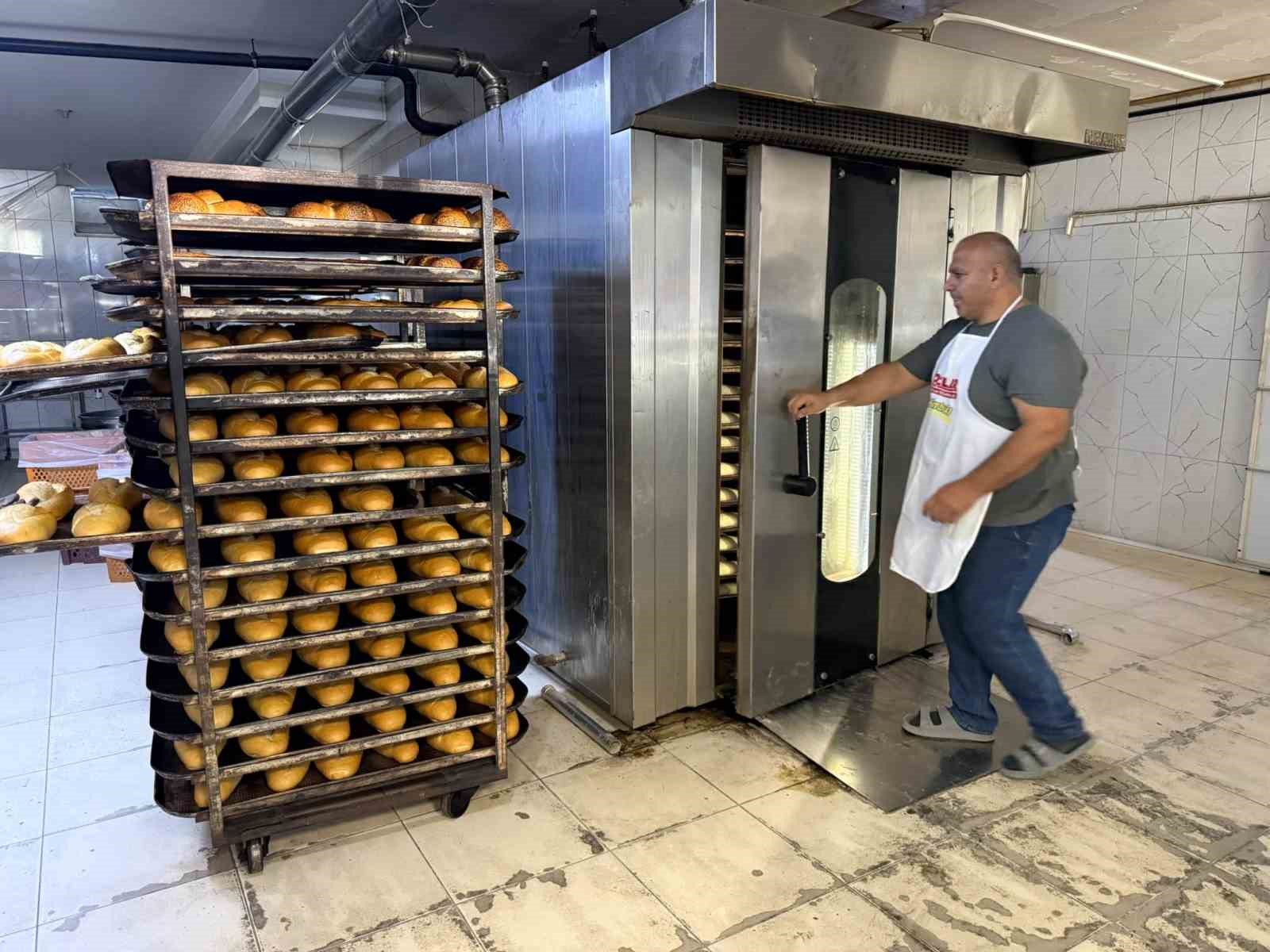 Fırıncıların ’fiyat savaşı’ vatandaşa yaradı: Ekmeği 10 TL’ye düşürdü
