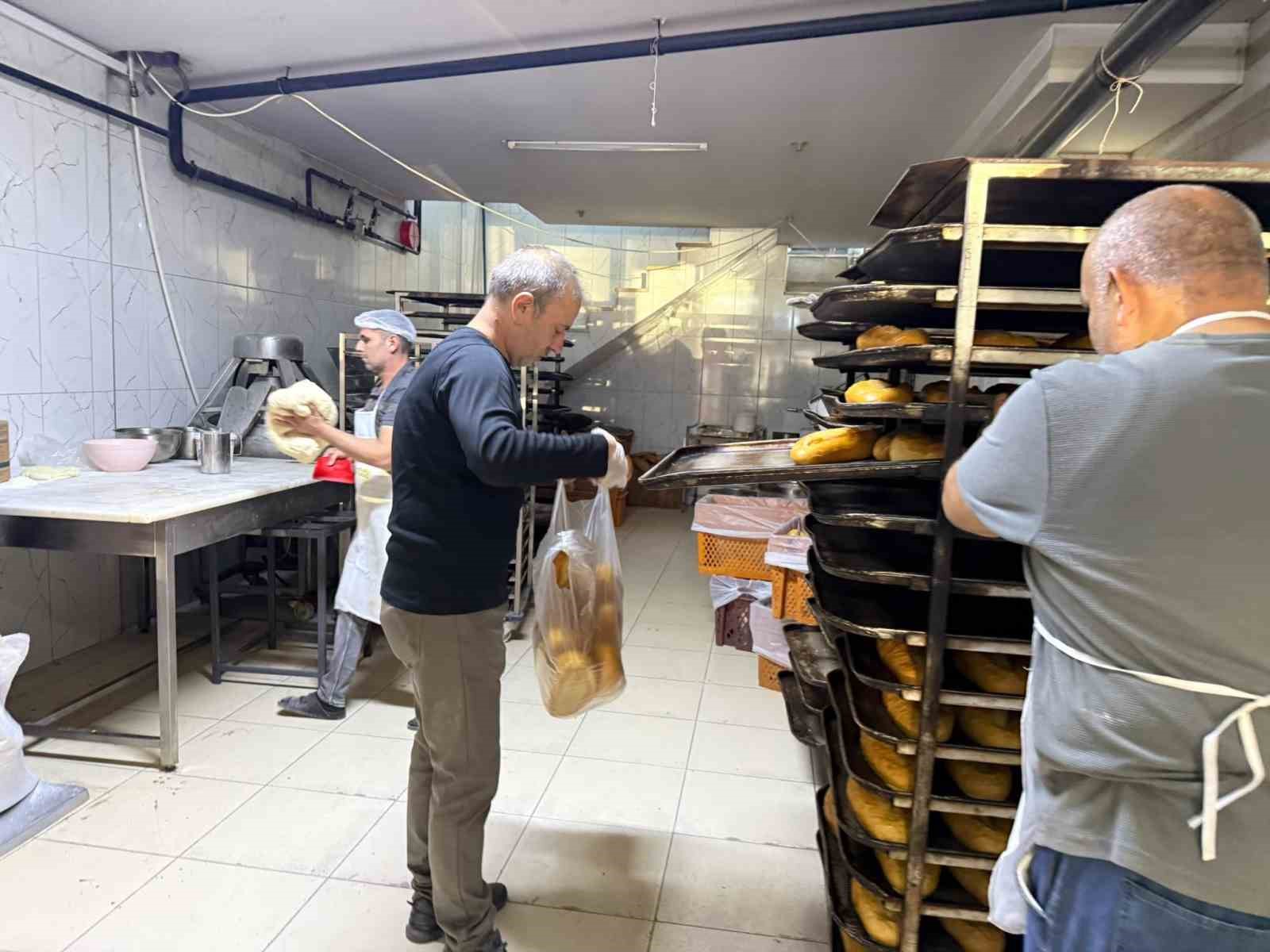 Fırıncıların ’fiyat savaşı’ vatandaşa yaradı: Ekmeği 10 TL’ye düşürdü