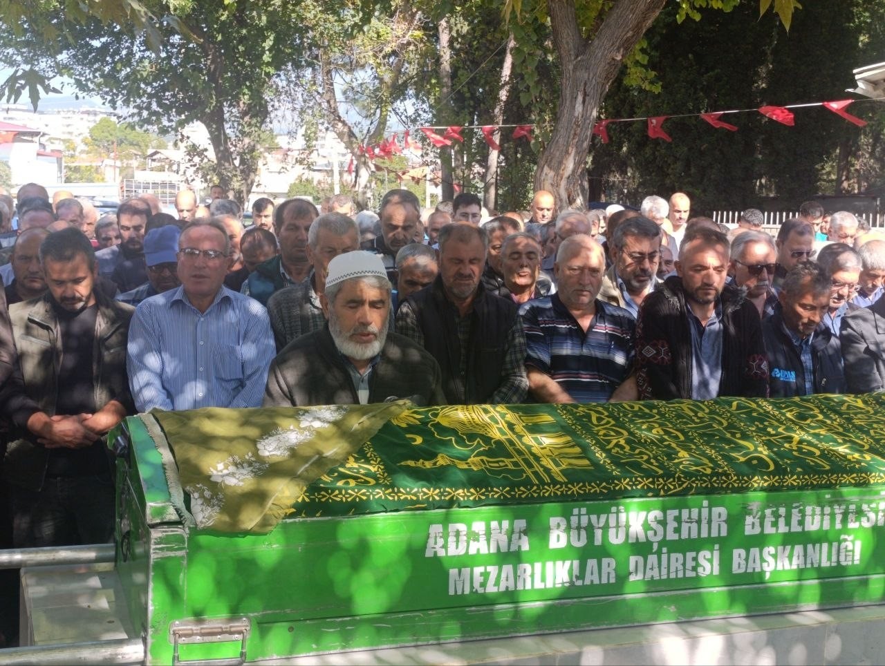 Ailesinin yanında katledilen genç kız son yolculuğuna uğurlandı