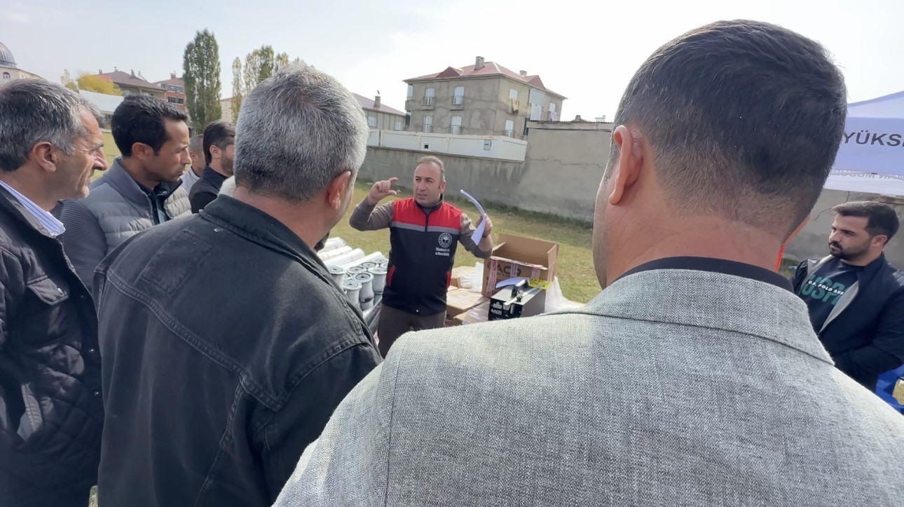 Yüksekova’da arılar elektrikli çitle koruma altında: 30 üreticiye hibe desteği
