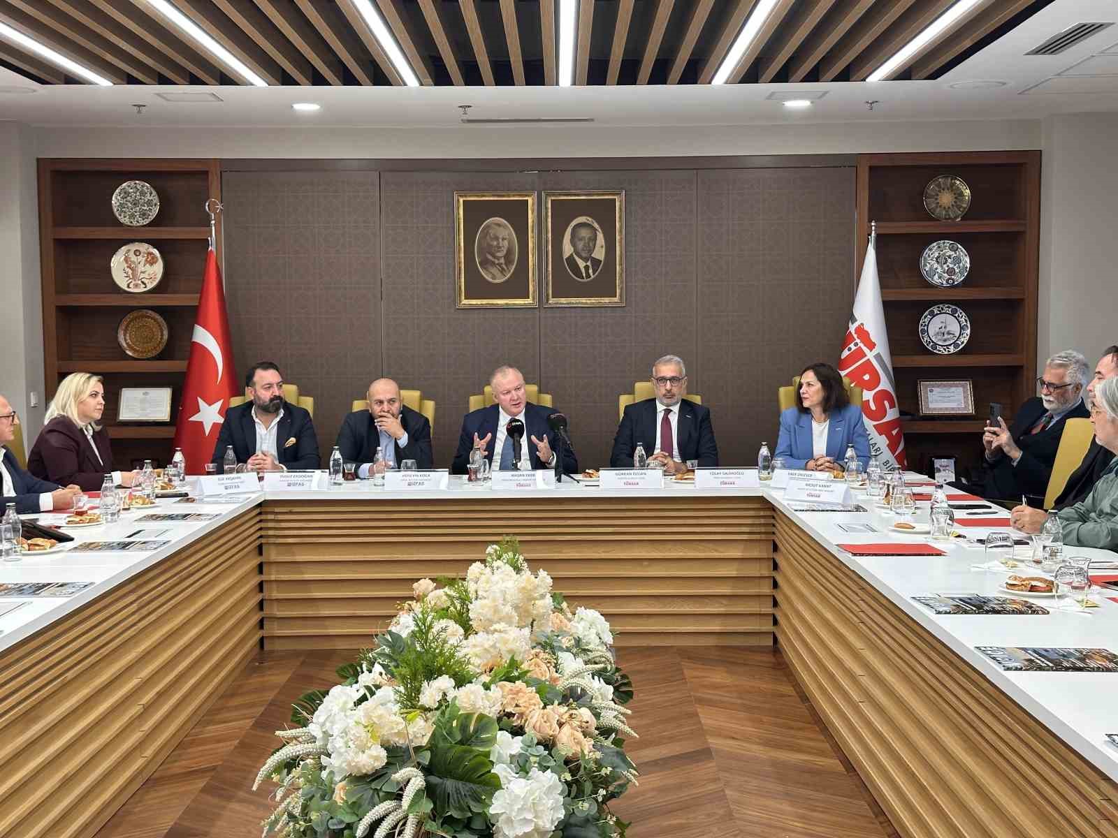 TÜRSAB Yönetim Kurulu Başkan Yardımcısı Eker: "12 bini aşkın ziyaretçiyi fuara bekliyoruz"