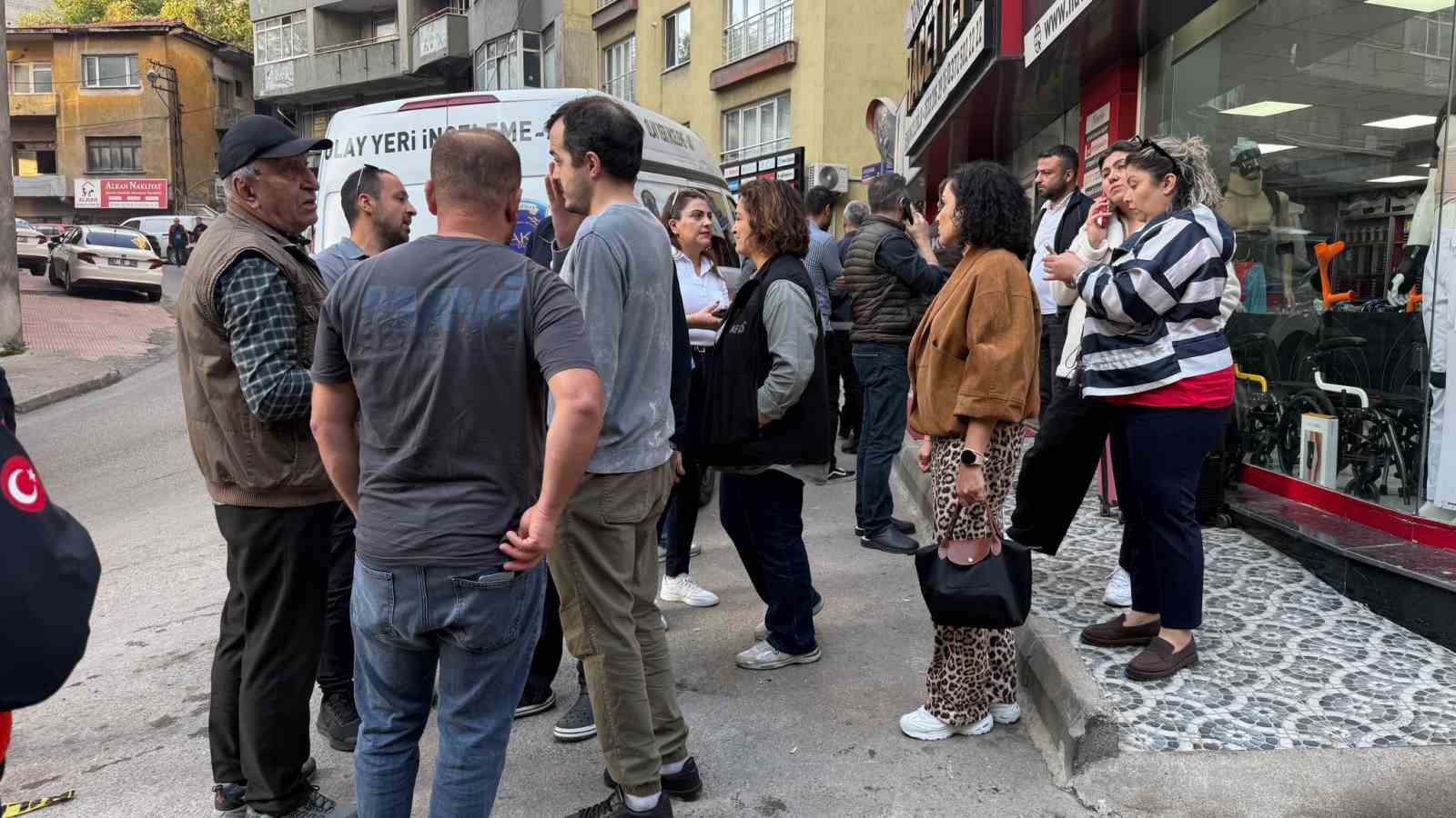 Zonguldak’ta bina çökmesinin ardından tahliyeler sürüyor: 28 daireli apartman boşaltıldı