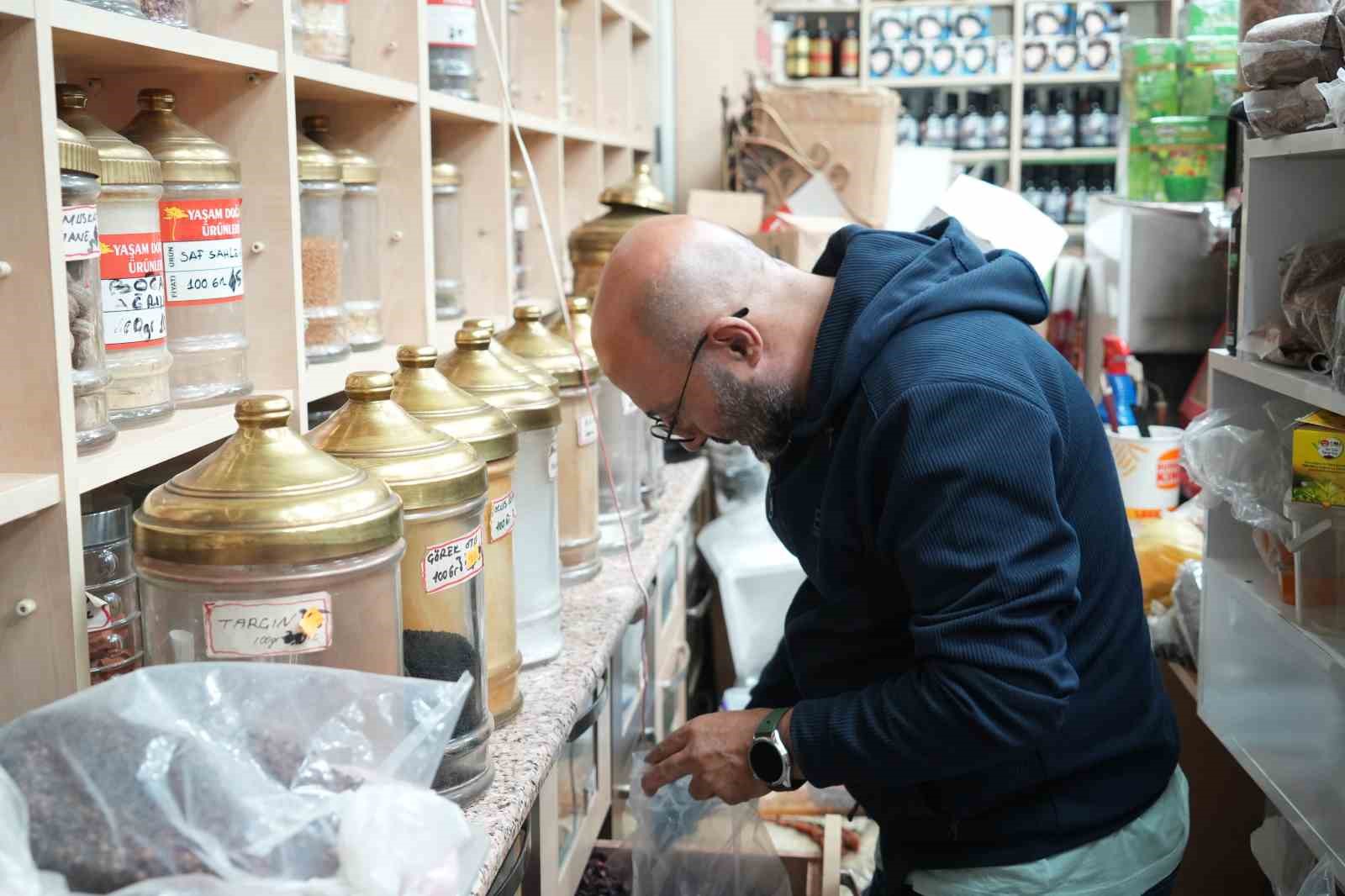 Muş’ta havalar soğudu, aktarlarda yoğunluk arttı