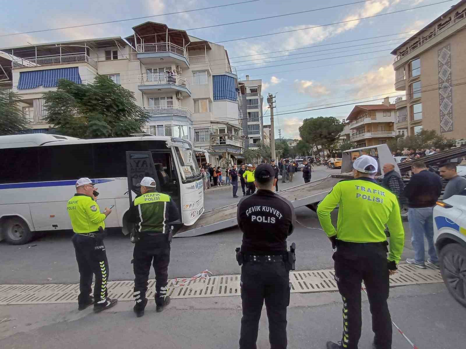 Manisa’da işçi servisinin çarptığı 8 yaşındaki çocuk hayatını kaybetti