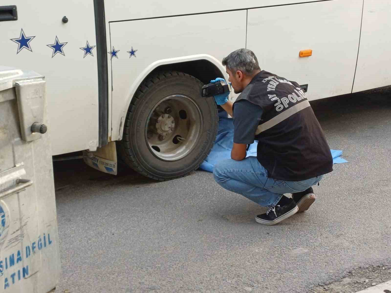 Manisa’da işçi servisinin çarptığı 8 yaşındaki çocuk hayatını kaybetti