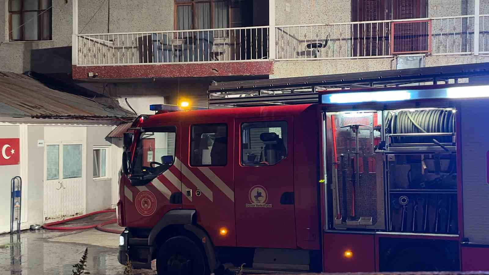 Konfeksiyon atölyesinde çıkan yangın büyümeden söndürüldü