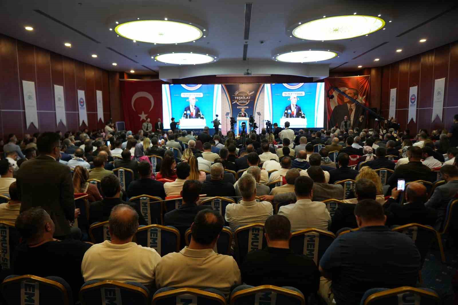 Bakan Işıkhan’dan 609 milyon liralık eğitim yardımı açıklaması