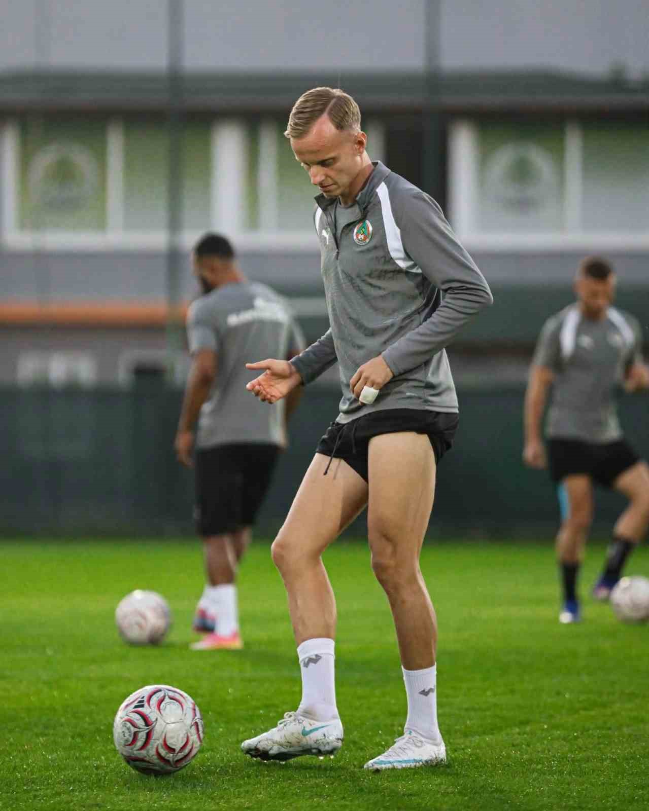 Alanyaspor, Kocaelispor maçı hazırlıklarını tamamladı