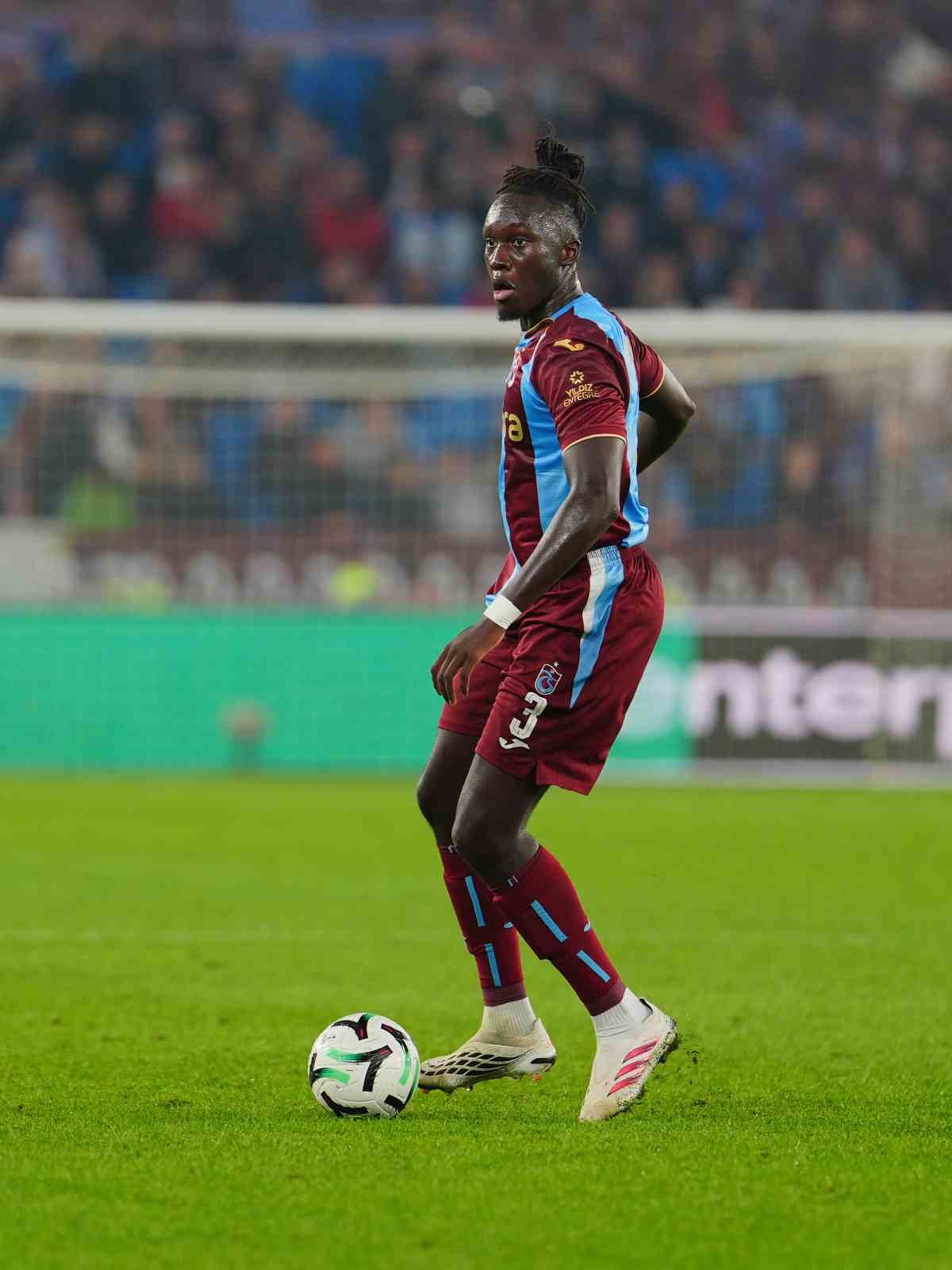 UEFA Konferans Ligi: Trabzonspor: 1 - Hearts: 0 (İlk yarı)