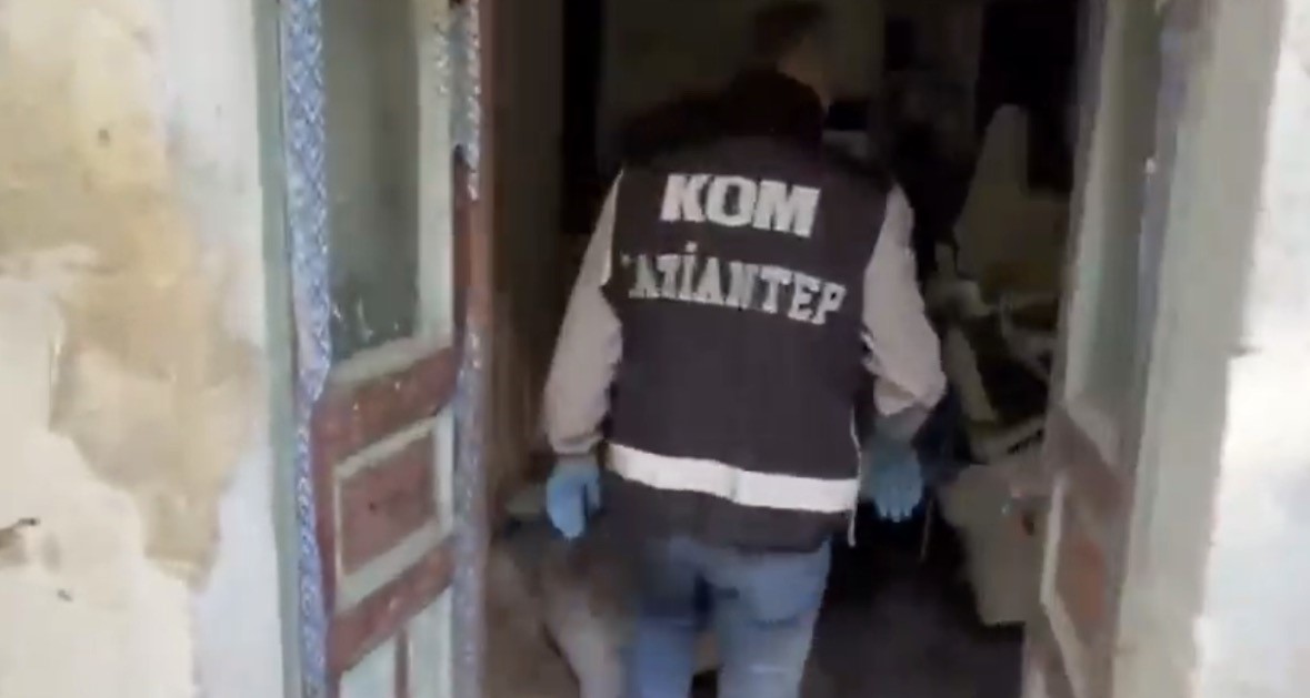 Gaziantep’te ruhsatsız diş kliniğine operasyon: 3 gözaltı