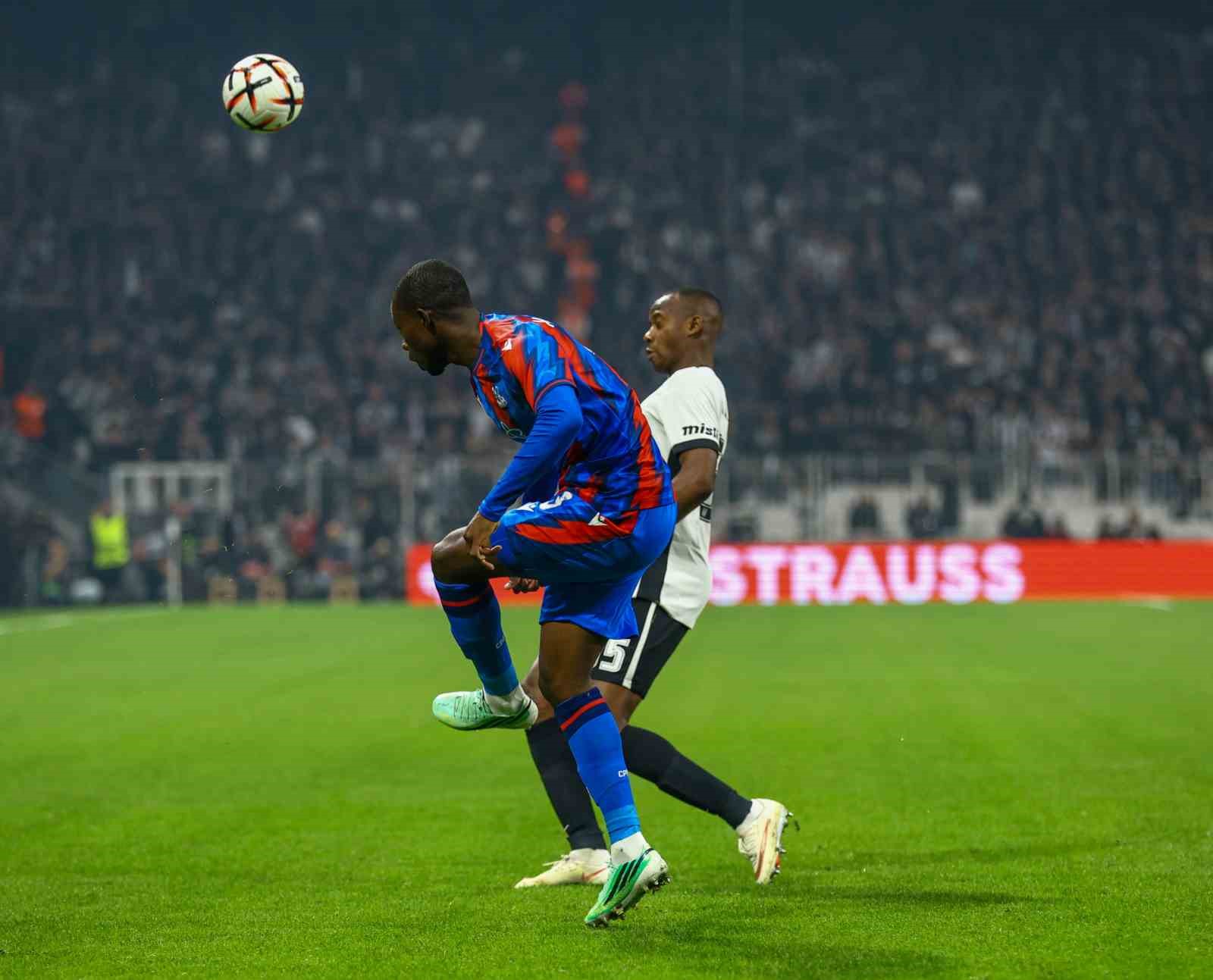 UEFA Avrupa Ligi: Beşiktaş: 0 - Crystal Palace: 0 (Maç devam ediyor)