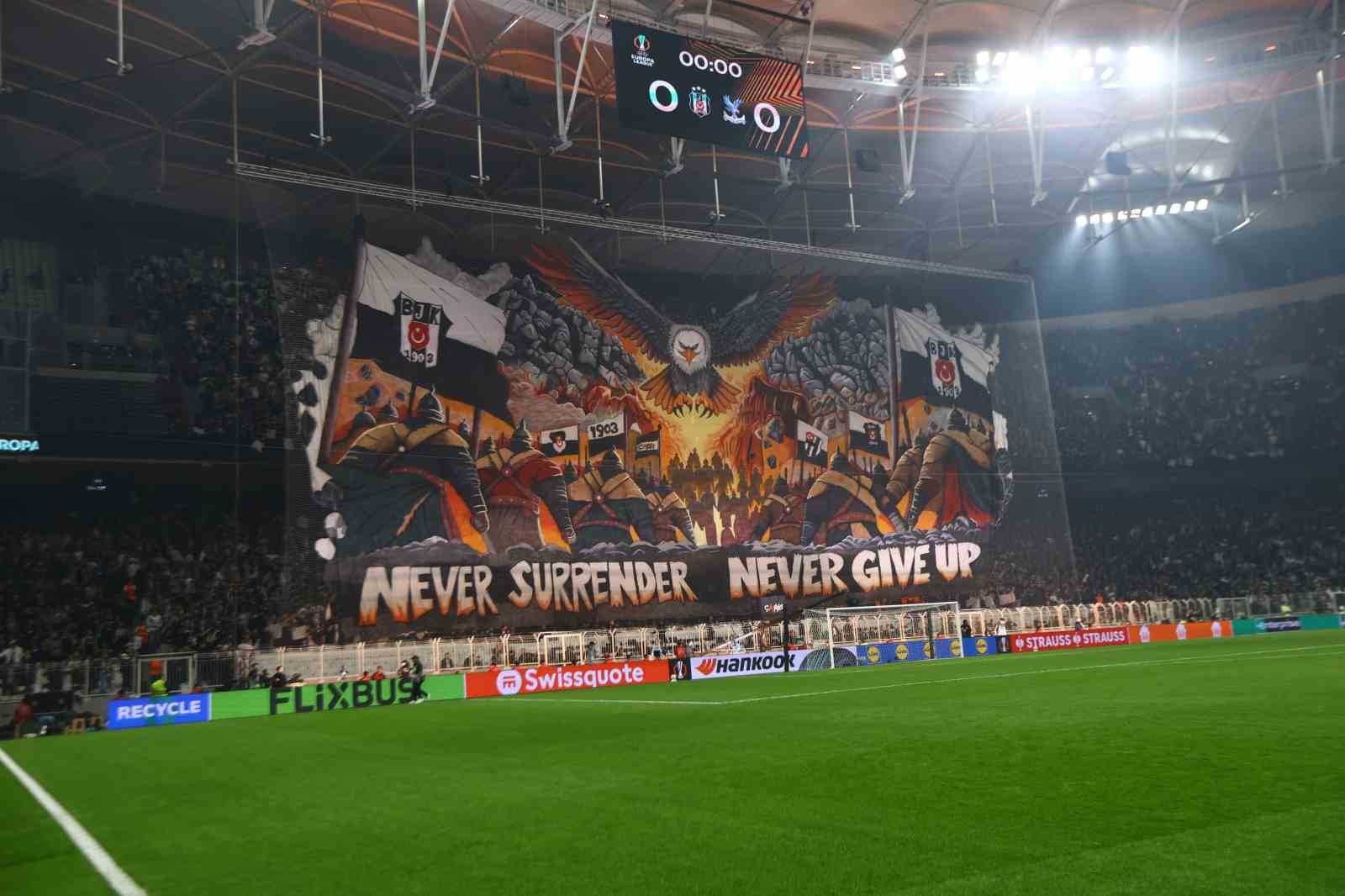 UEFA Avrupa Ligi: Beşiktaş: 0 - Crystal Palace: 0 (Maç devam ediyor)