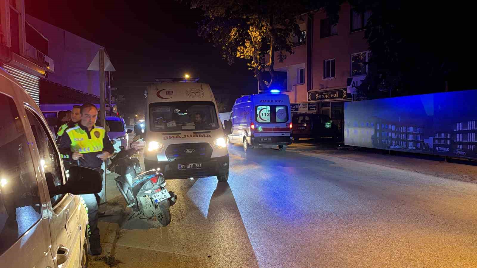 Düzce’de motosiklet kaldırıma çarptı: 2 yaralı