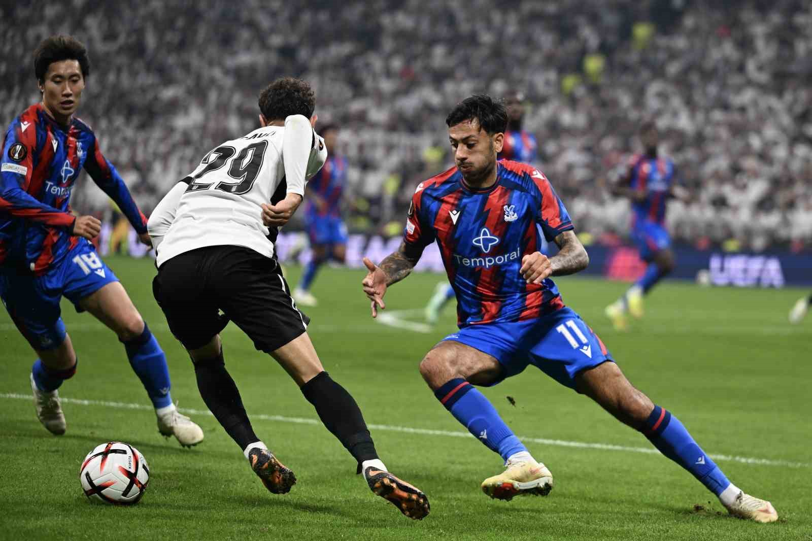 UEFA Avrupa Ligi: Beşiktaş: 1 - Crystal Palace: 0 (İlk yarı)