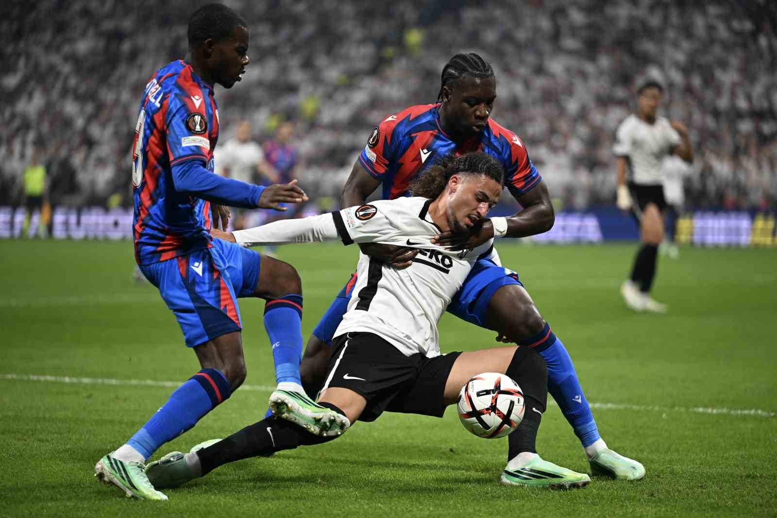 UEFA Avrupa Ligi: Beşiktaş: 1 - Crystal Palace: 0 (İlk yarı)