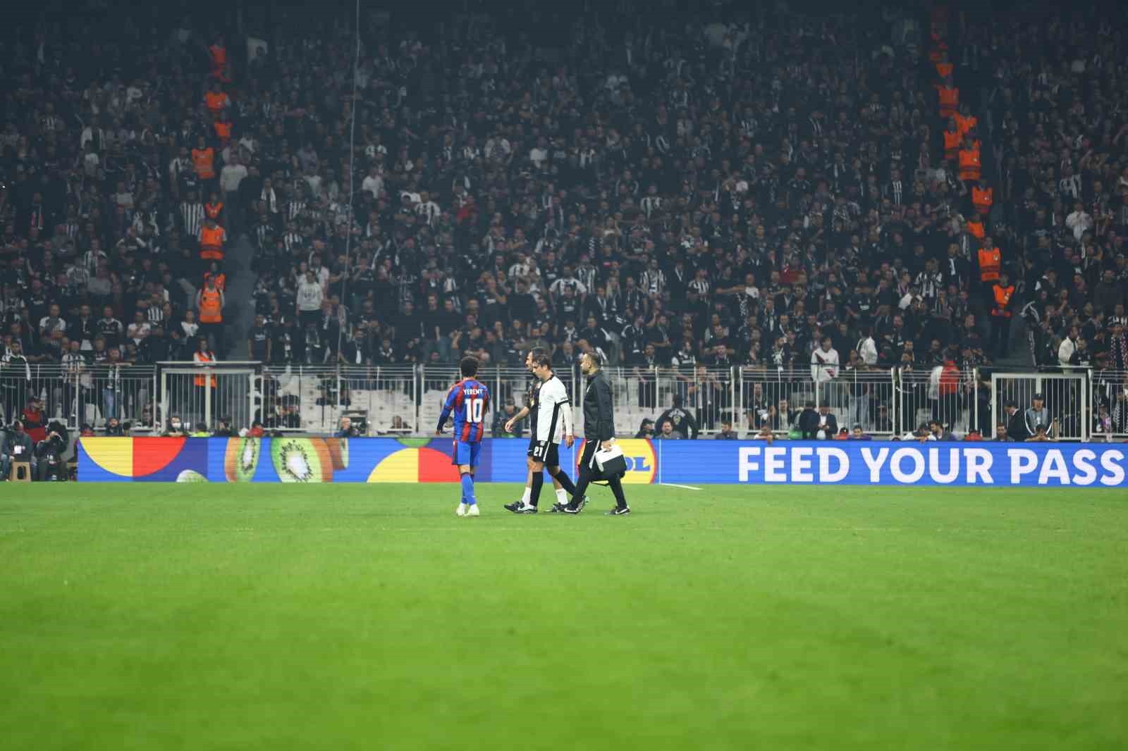 UEFA Avrupa Ligi: Beşiktaş: 1 - Crystal Palace: 0 (İlk yarı)