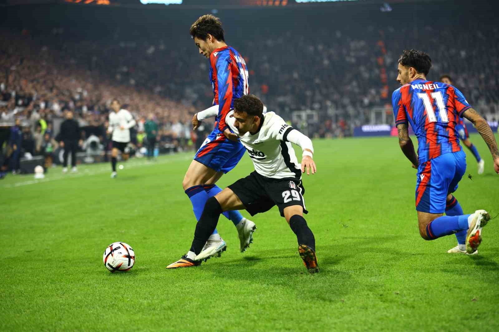 UEFA Avrupa Ligi: Beşiktaş: 1 - Crystal Palace: 0 (İlk yarı)