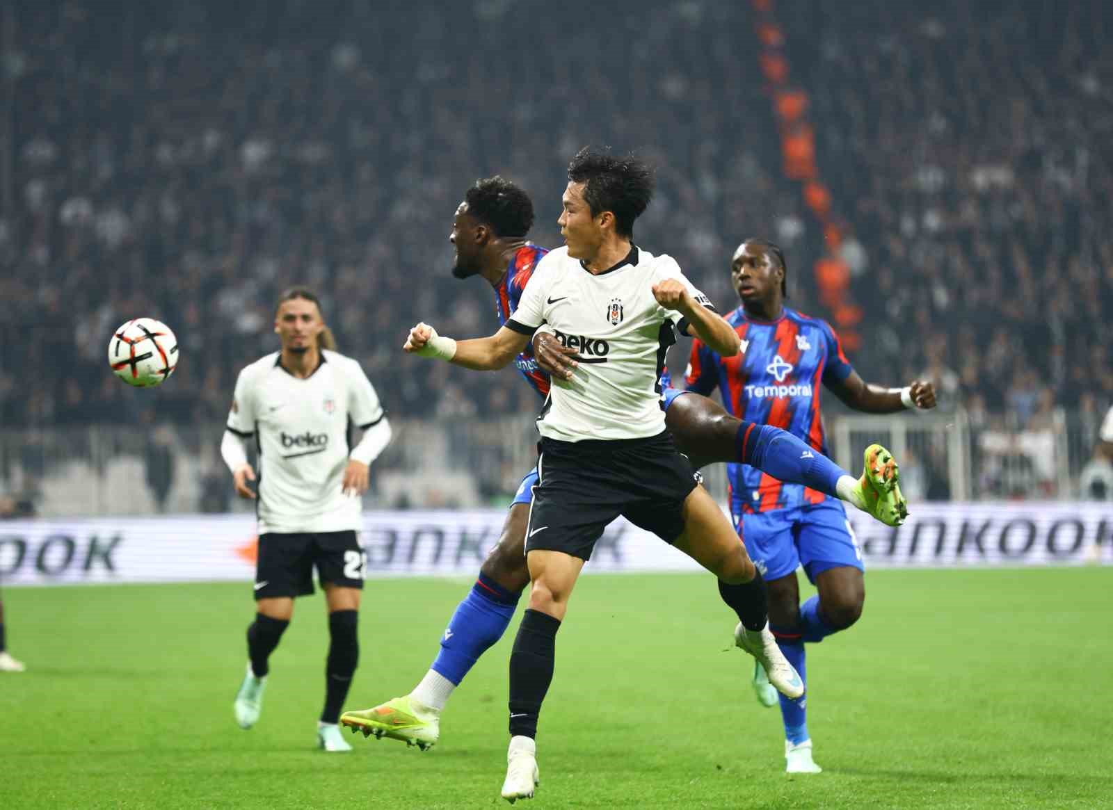 UEFA Avrupa Ligi: Beşiktaş: 1 - Crystal Palace: 0 (İlk yarı)