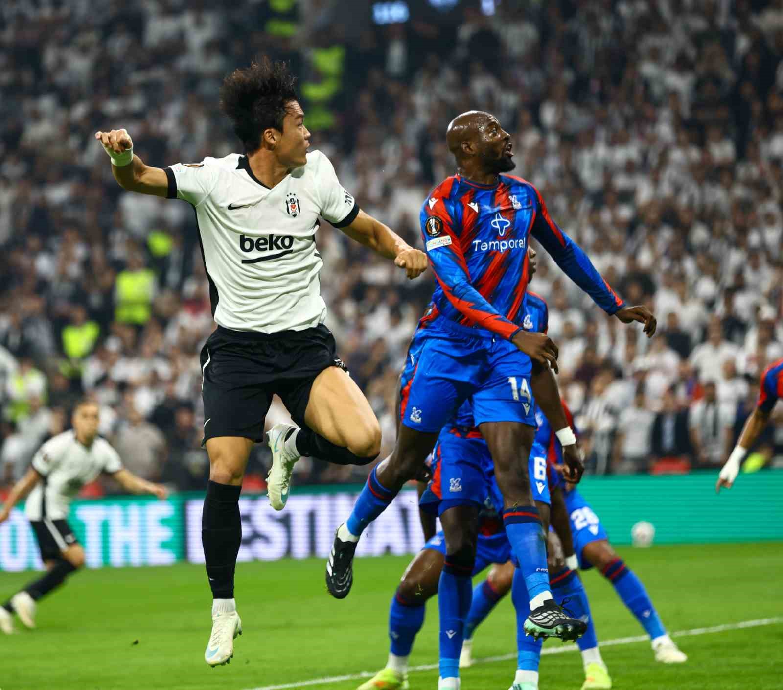 UEFA Avrupa Ligi: Beşiktaş: 1 - Crystal Palace: 0 (İlk yarı)