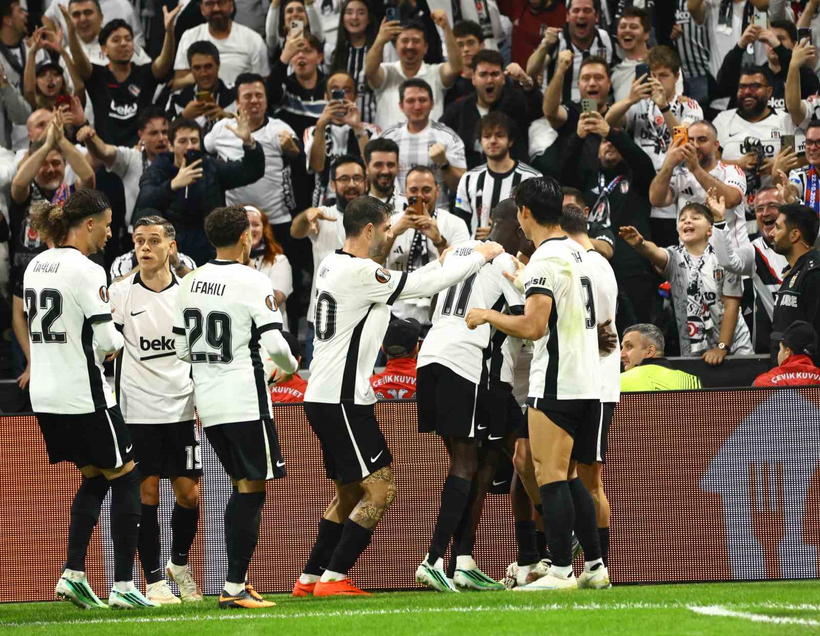 UEFA Avrupa Ligi: Beşiktaş: 1 - Crystal Palace: 0 (İlk yarı)