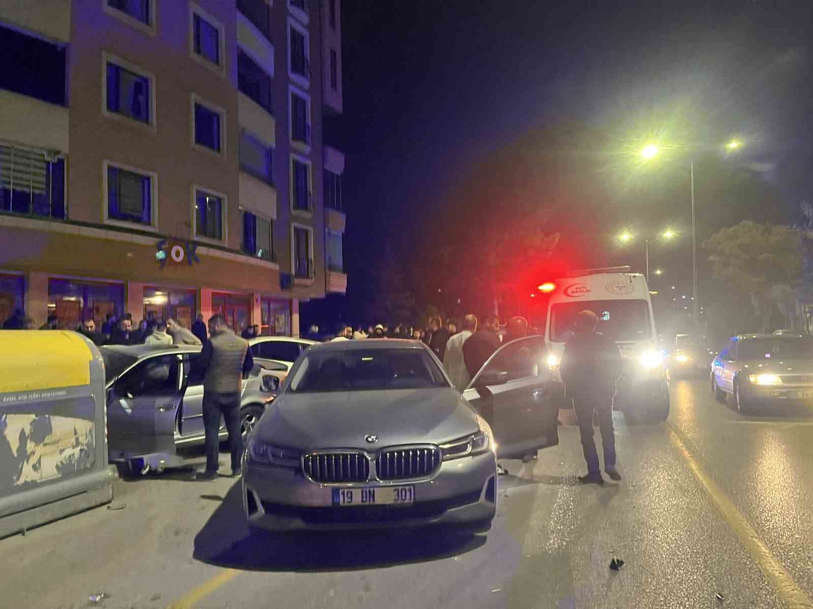 Çorum’da iki otomobil çarpıştı: 4 yaralı