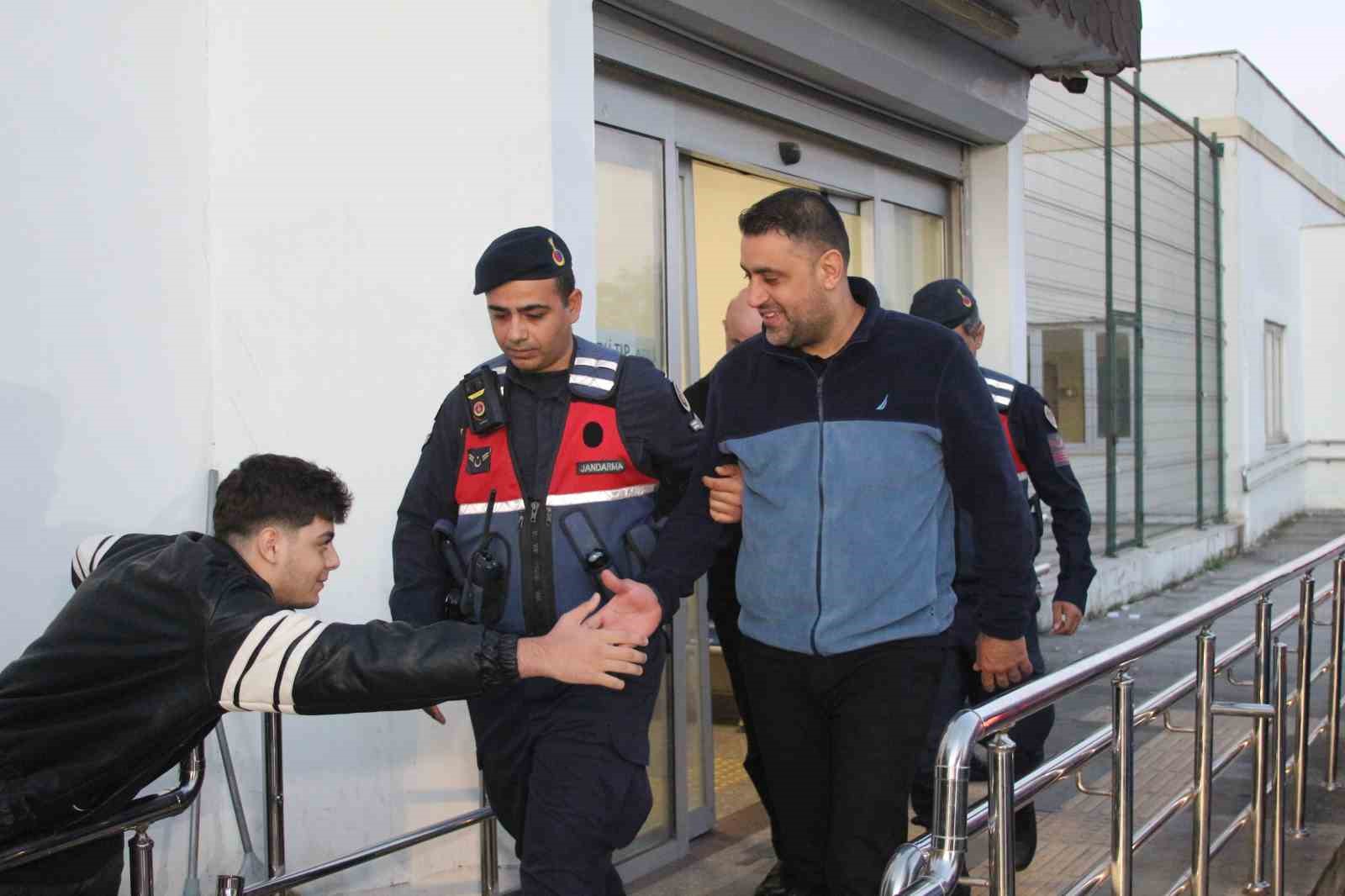 Çukurova Belediyesi soruşturmasında mevcut başkan Emrah Kozay dahil 34 şüpheli tutuklandı