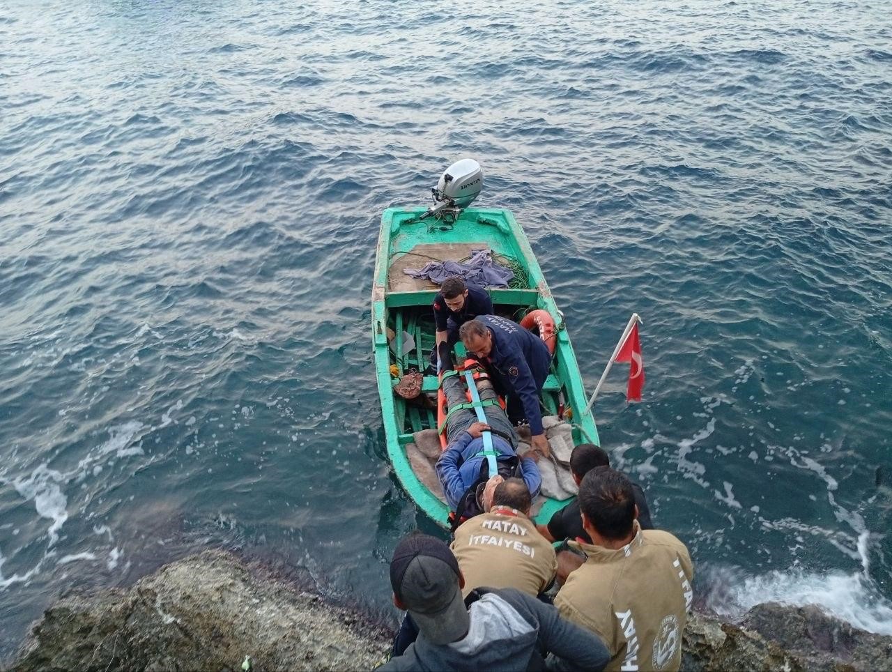 Balık tutmaya giderken kayalıklardan düşen şahıs yaralandı