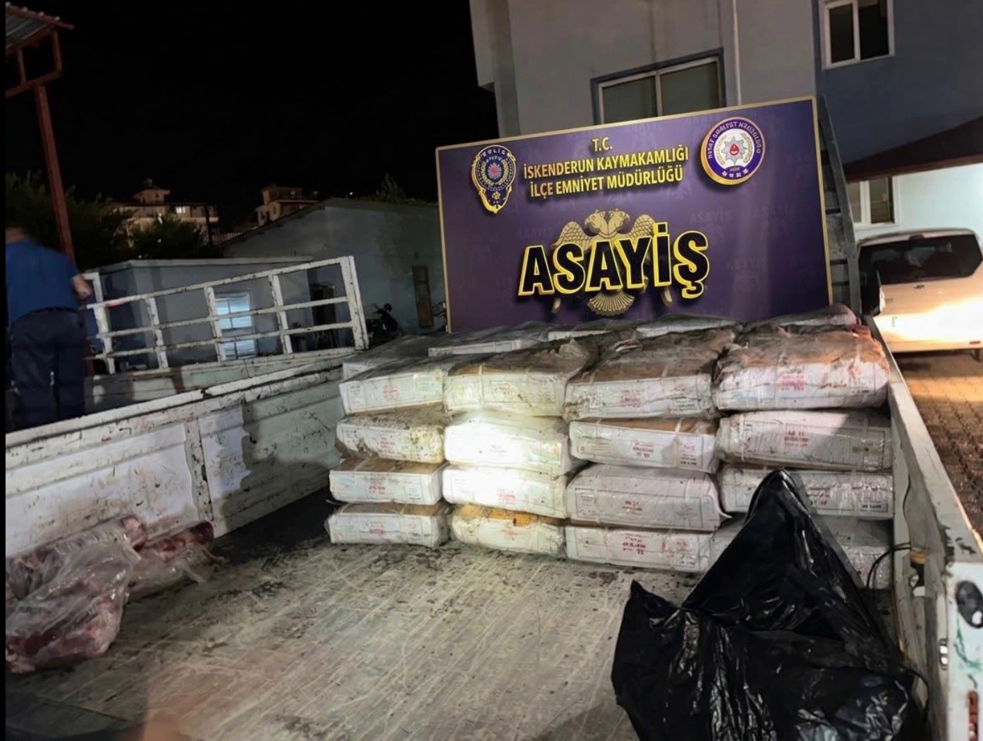 Özbekistan yolunda bozulan etleri vatandaşa yedirmeyi planlarken operasyonla yakalandılar