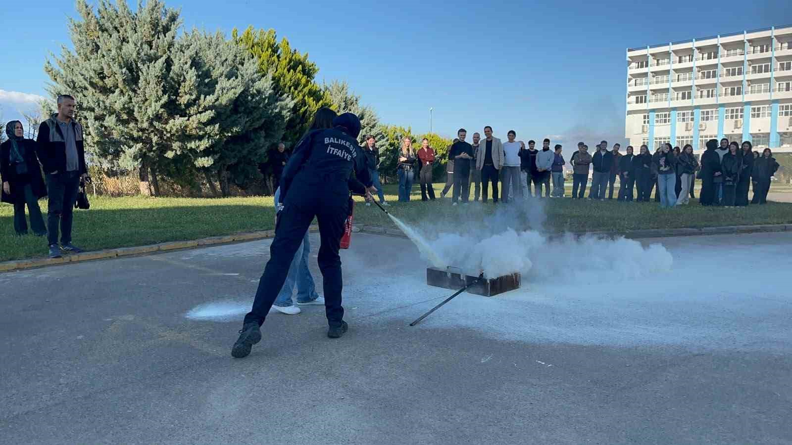 Üniversitede tatbikat heyecanı